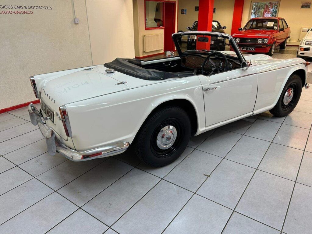 1966 Triumph TR4 HNB103D
