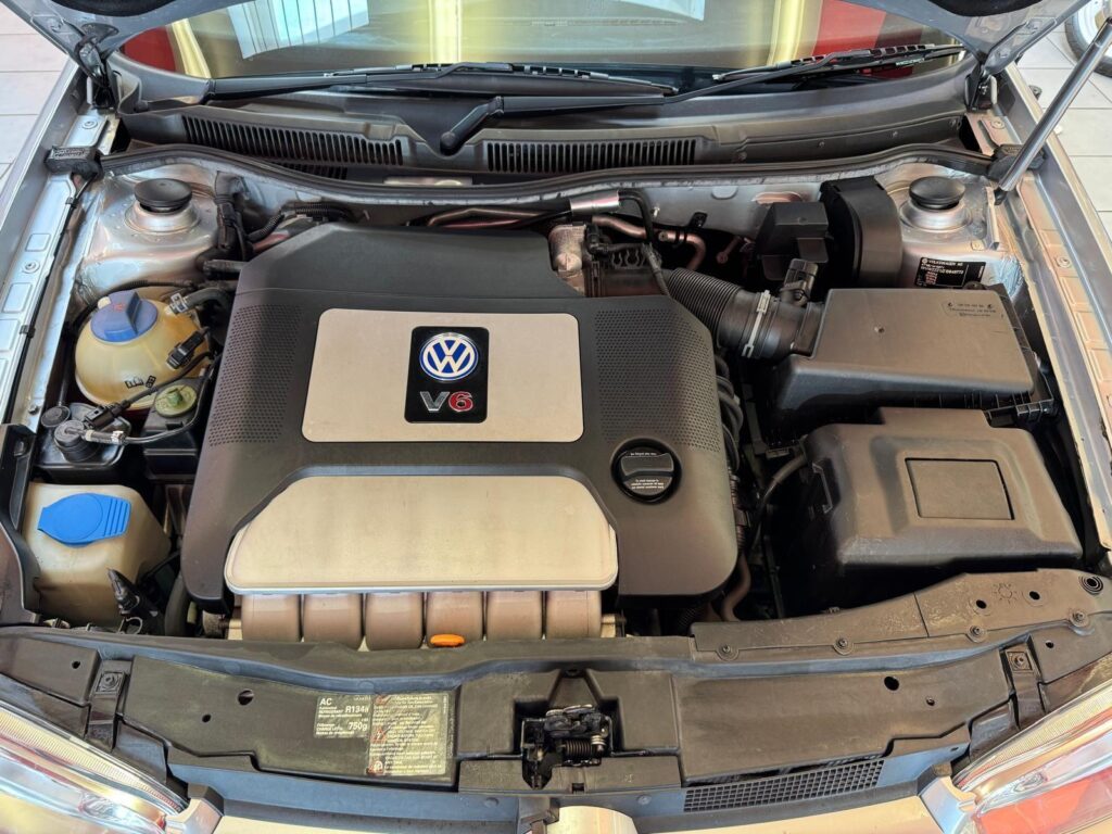 2001 Volkswagen Golf Y895YNV