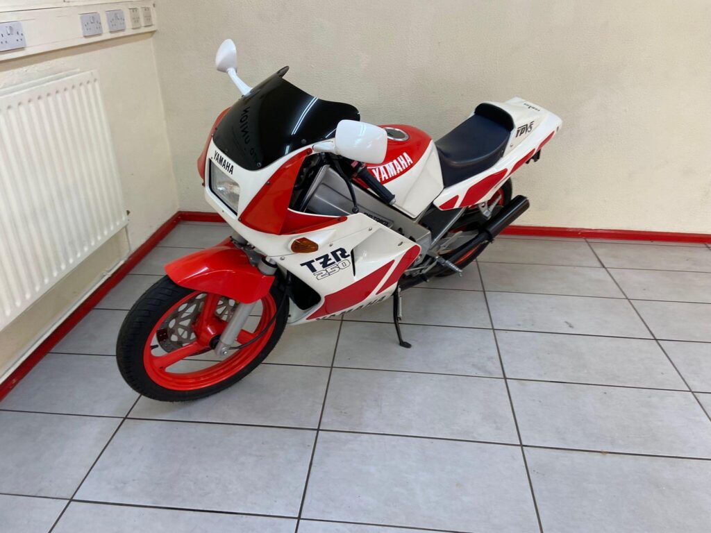 1986 Yamaha TZR250 C297ADL