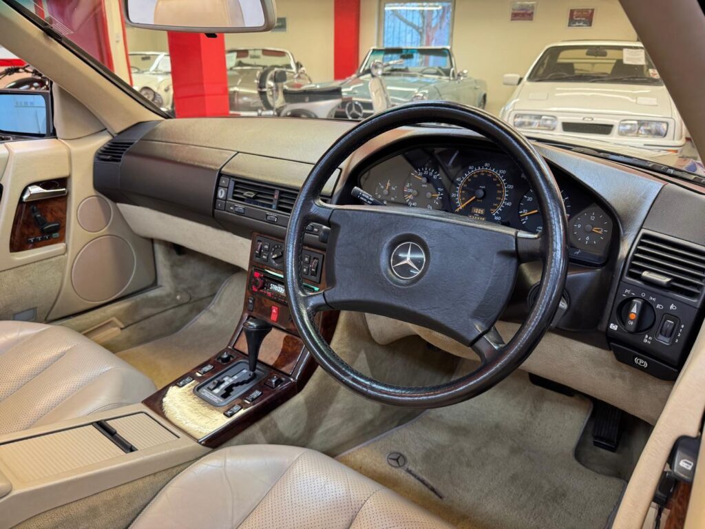 1990 Mercedes-Benz 500 G644TUW