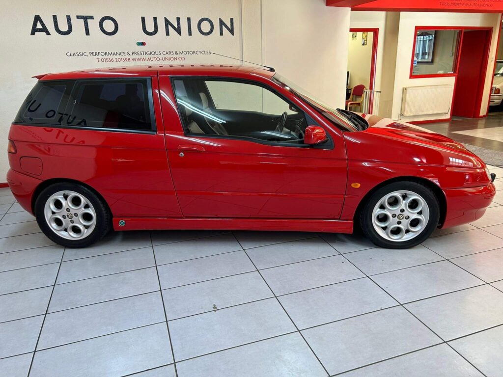 2000 Alfa Romeo 145 W221SJU