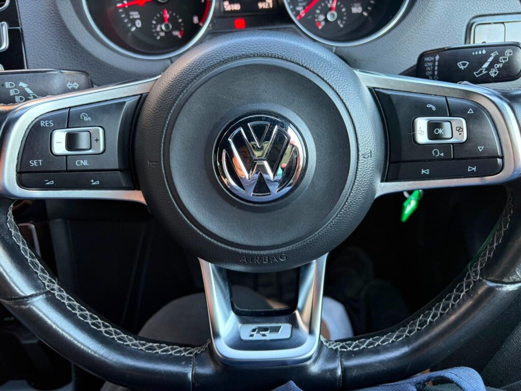 2016 Volkswagen Polo SE66XGX