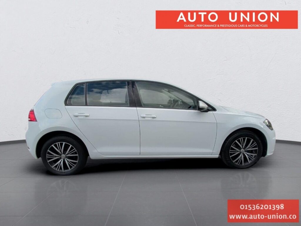 2018 Volkswagen Golf YC68YLW