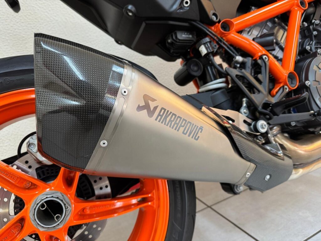 2022 KTM 1290 Super Duke R FG22KXR