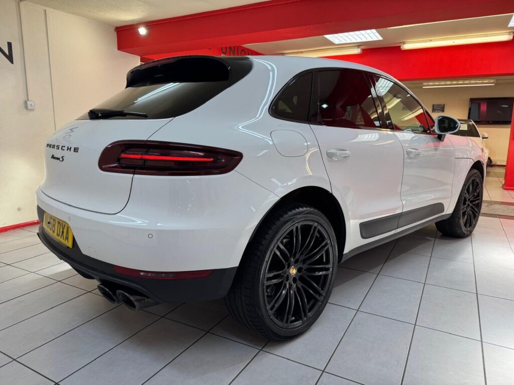 2018 Porsche Macan NU68DXA