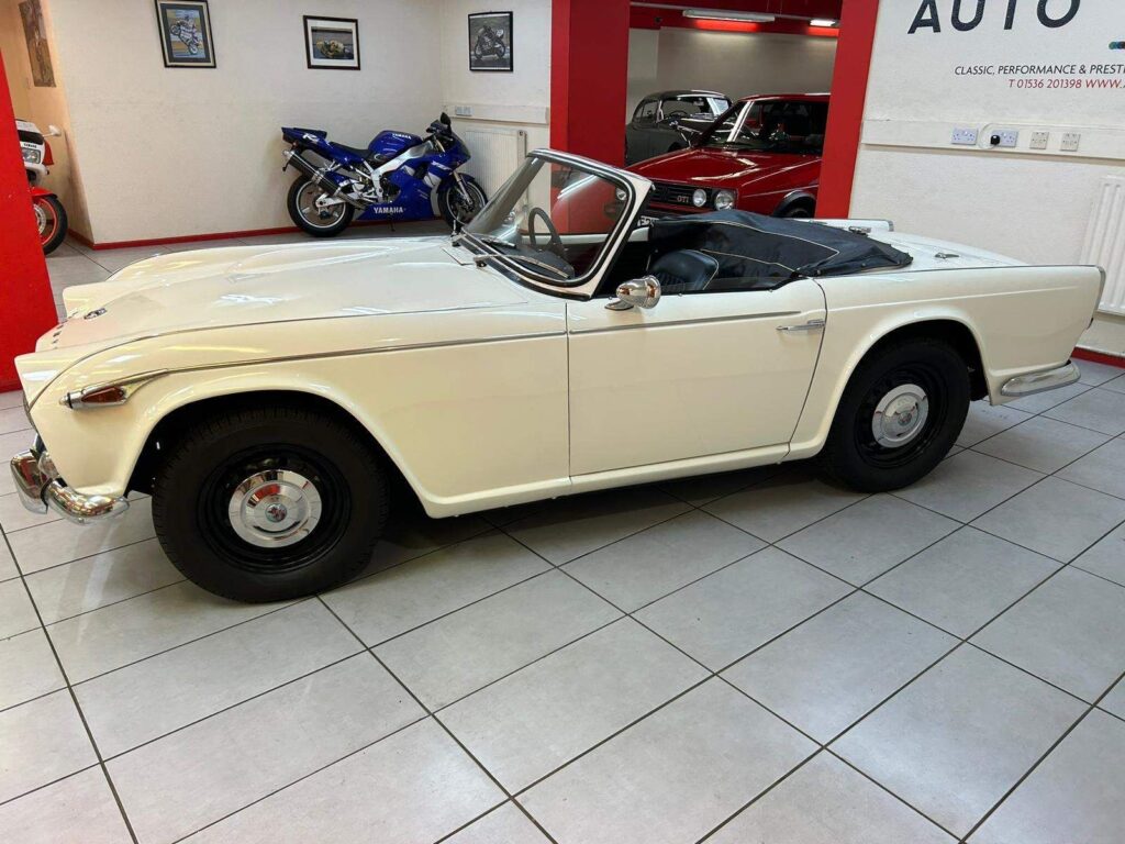 1966 Triumph TR4 HNB103D