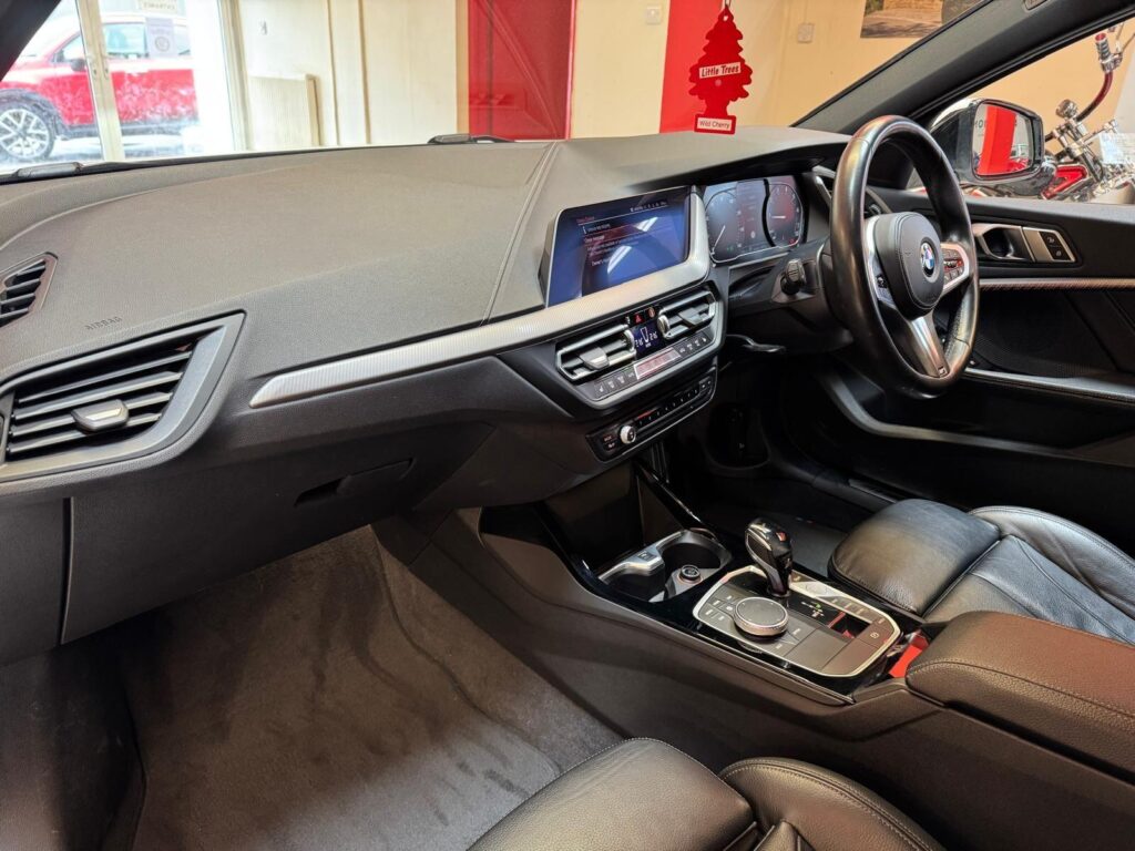 2020 BMW 1 Series YG70WPD