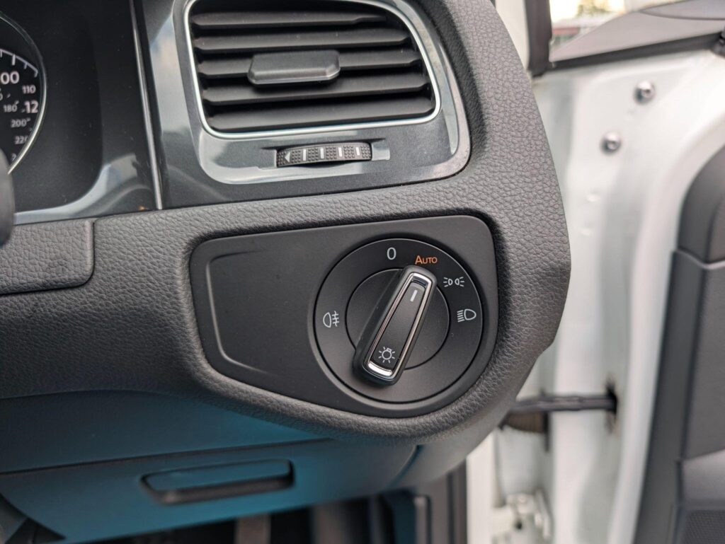 2018 Volkswagen Golf YC68YLW