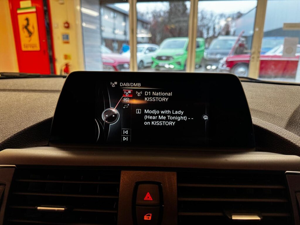 2016 BMW 1 Series OV16RZA