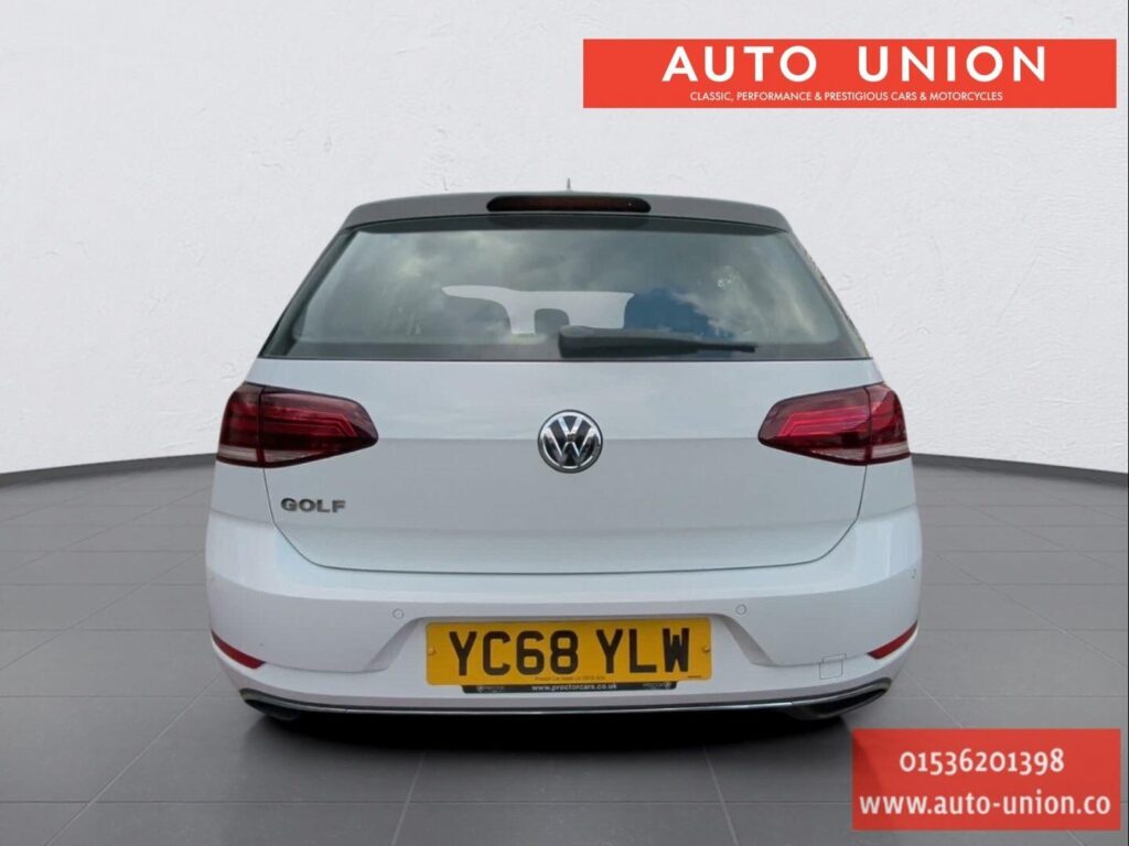 2018 Volkswagen Golf YC68YLW