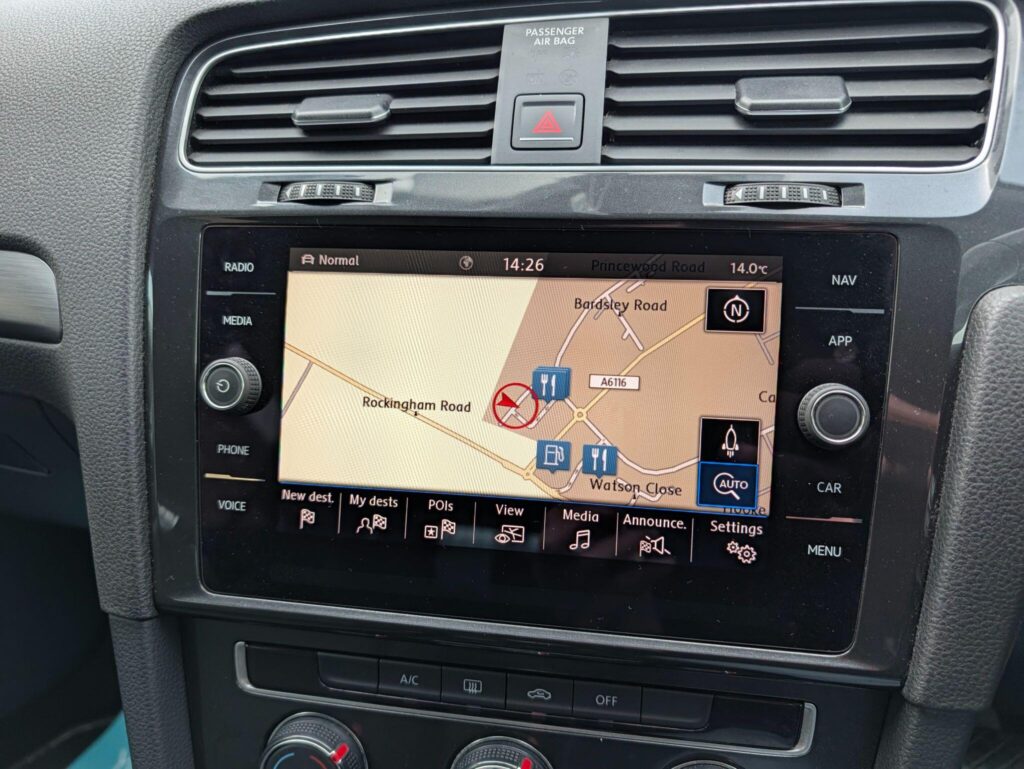 2018 Volkswagen Golf YC68YLW