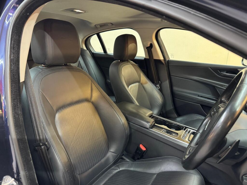 2016 Jaguar XE OV16VDG