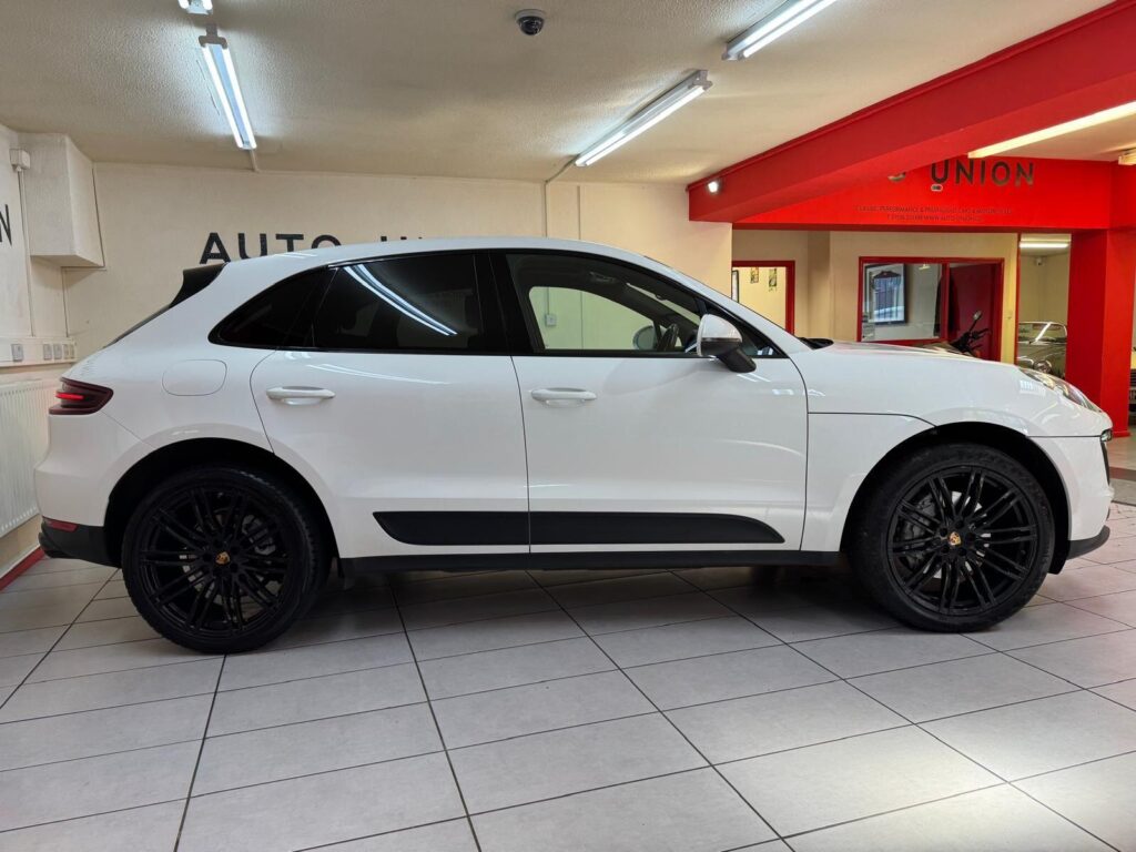 2018 Porsche Macan NU68DXA