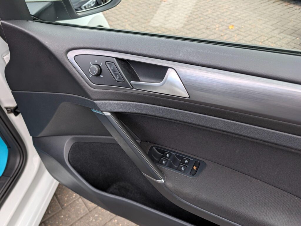 2018 Volkswagen Golf YC68YLW