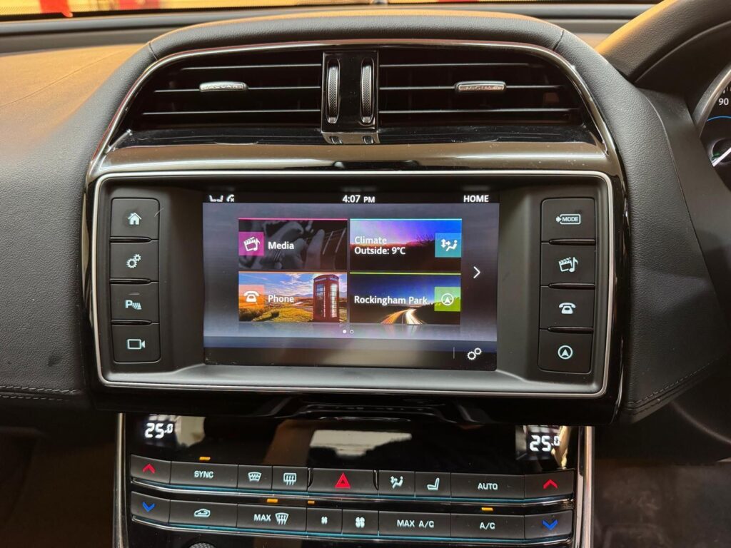 2016 Jaguar XE OV16VDG