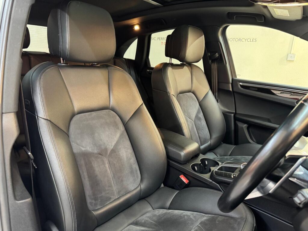 2018 Porsche Macan NU68DXA
