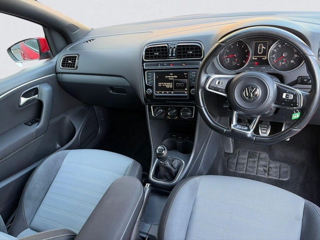 2016 Volkswagen Polo SE66XGX