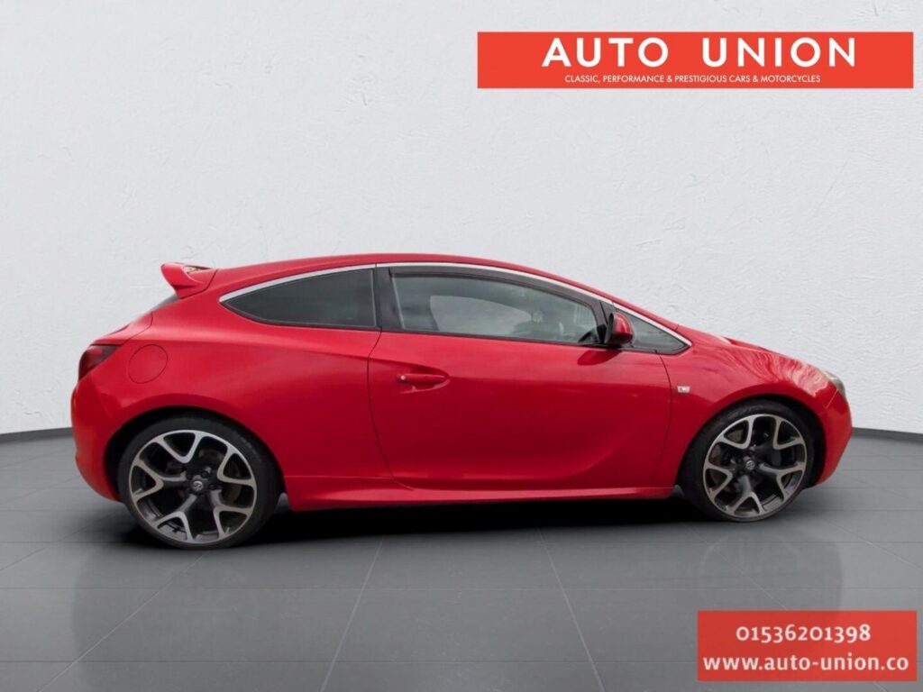 2013 Vauxhall Astra GTC YY63AJU