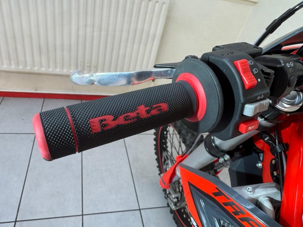 2025 Beta Xtrainer 300 YS25GMY