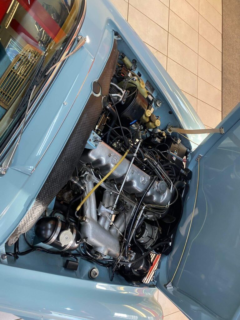 1969 Mercedes-Benz 280 SL PFJ303G