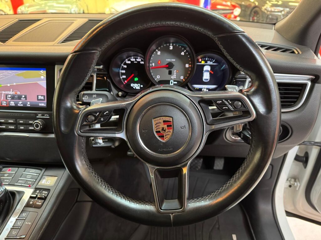 2018 Porsche Macan NU68DXA