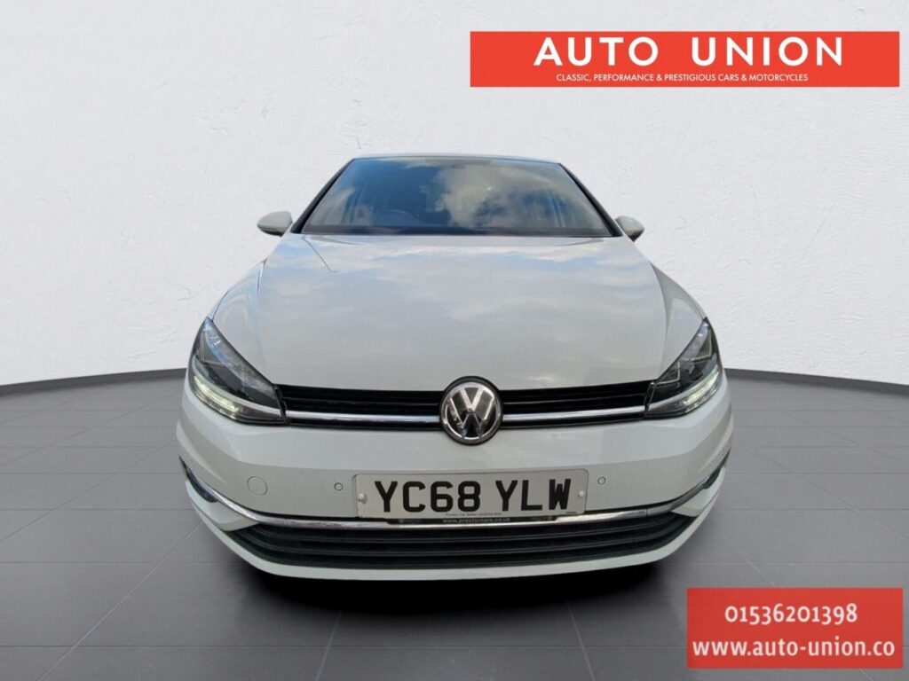 2018 Volkswagen Golf YC68YLW
