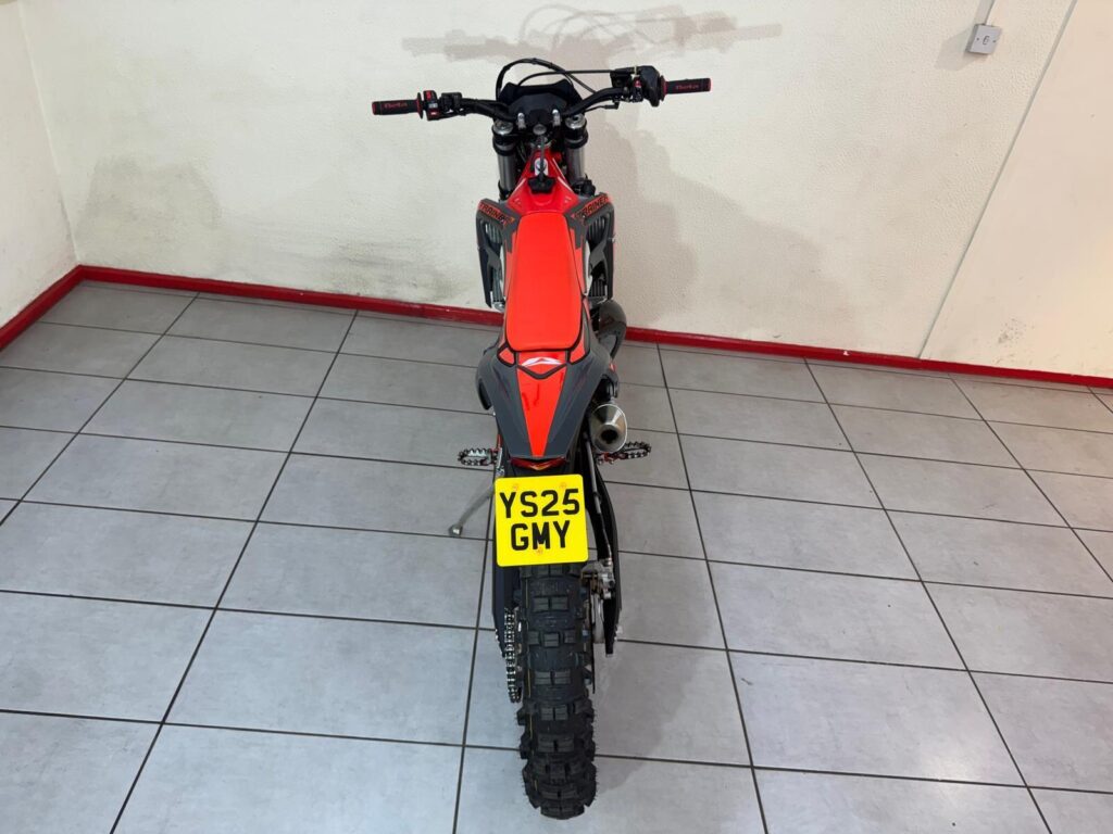 2025 Beta Xtrainer 300 YS25GMY