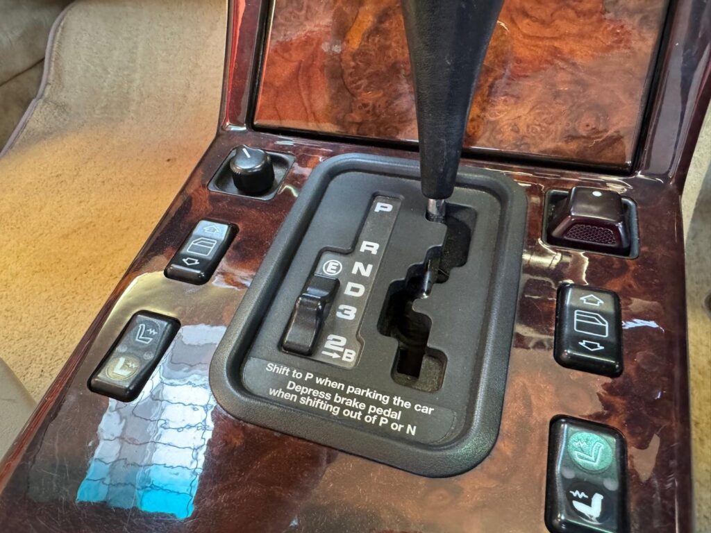 1990 Mercedes-Benz 500 G644TUW