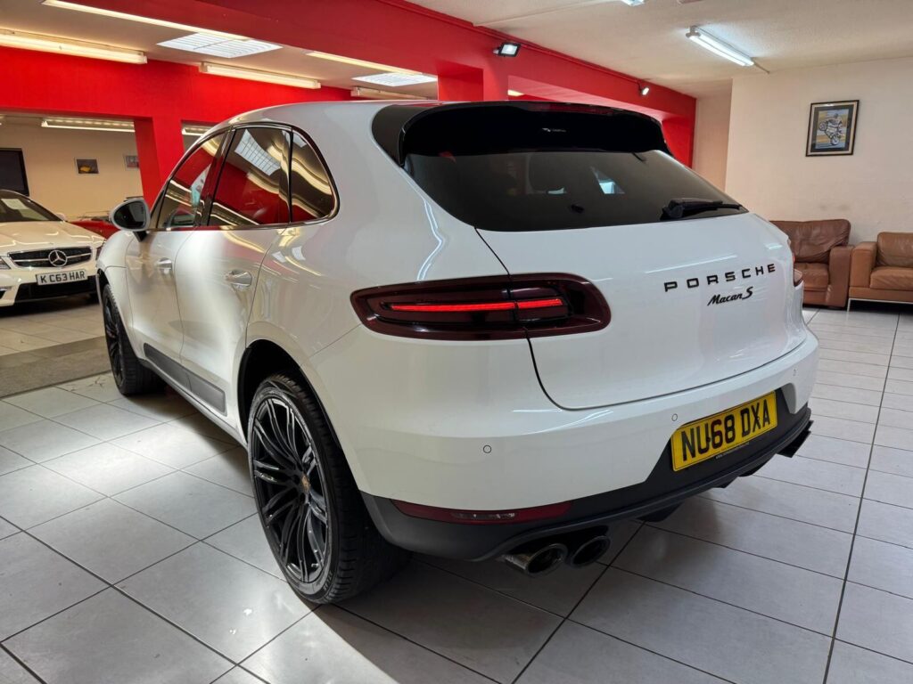 2018 Porsche Macan NU68DXA