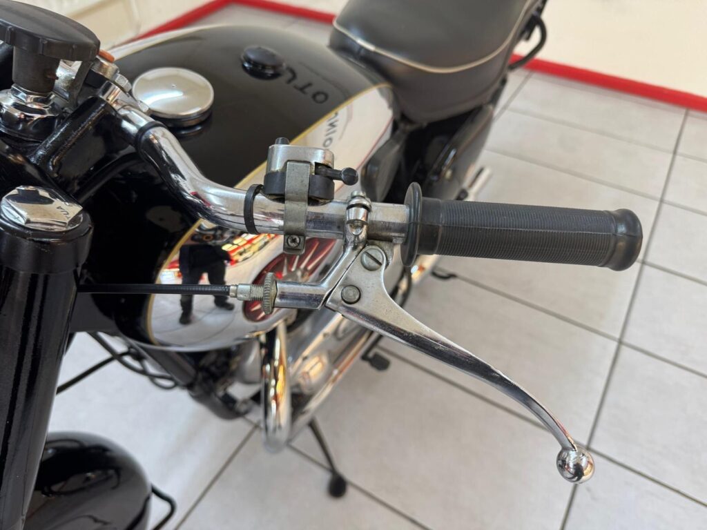 1959 BSA A7 TFO833