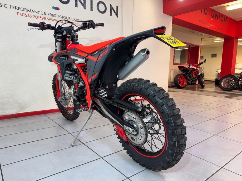 2025 Beta Xtrainer 300 YS25GMY