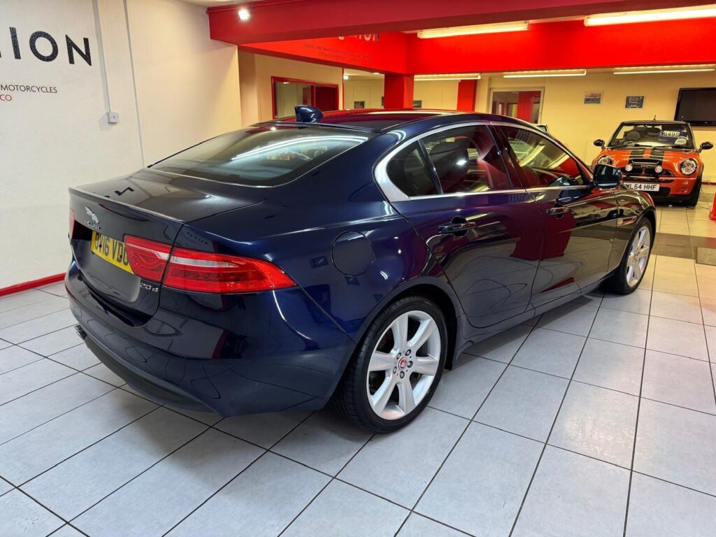 2016 Jaguar XE OV16VDG