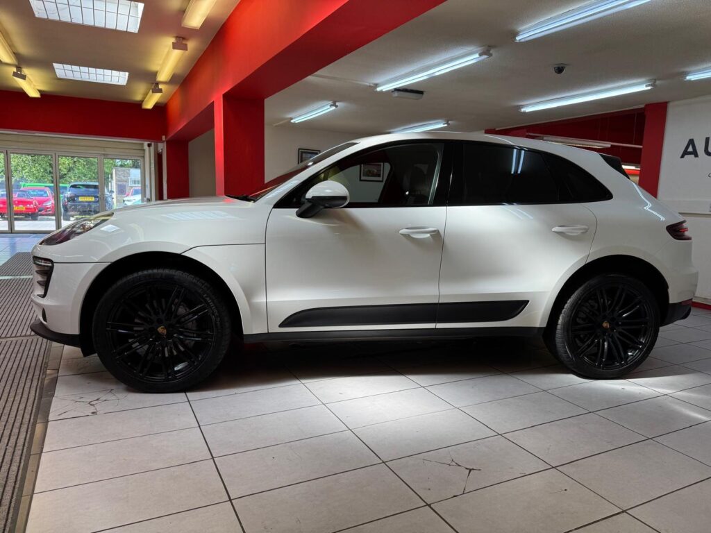 2018 Porsche Macan NU68DXA