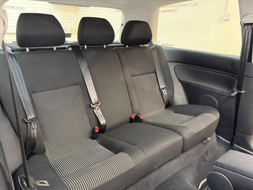 2001 Volkswagen Golf Y895YNV