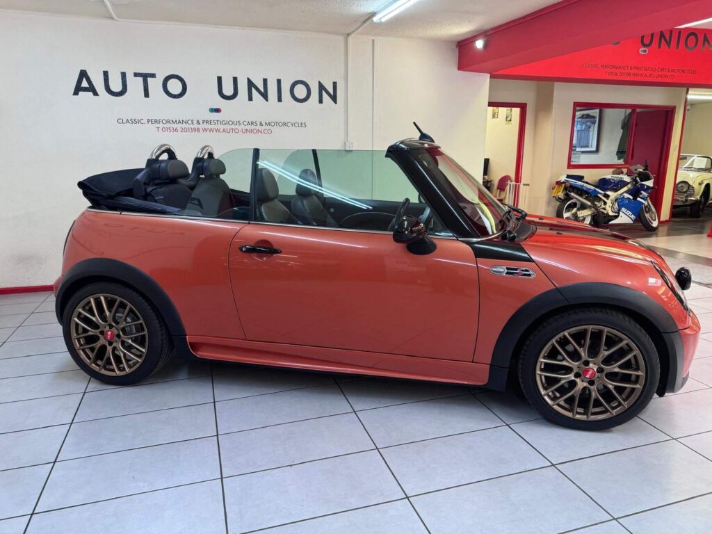 2004 MINI Convertible WL54HHF
