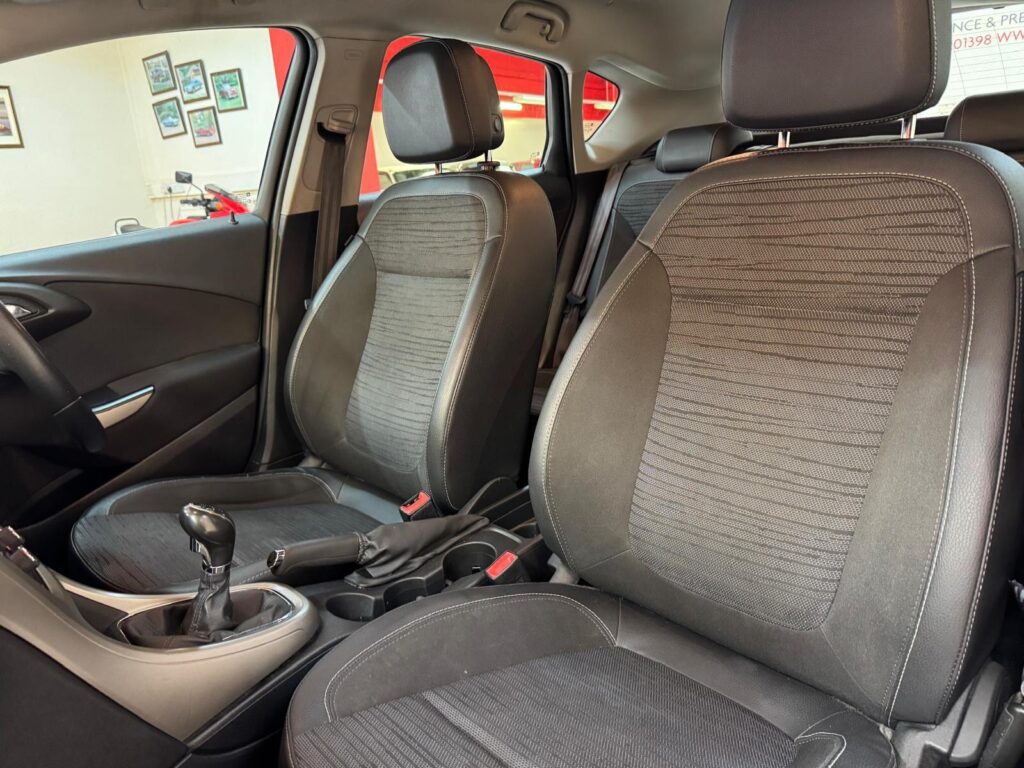 2014 Vauxhall Astra WA64XDY