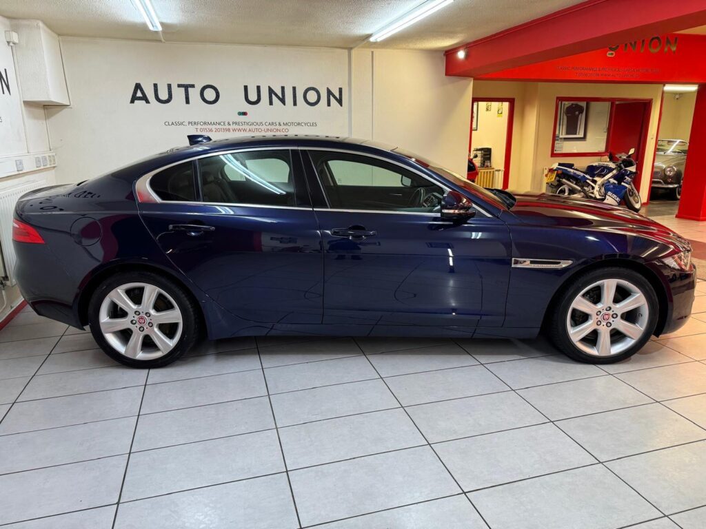 2016 Jaguar XE OV16VDG
