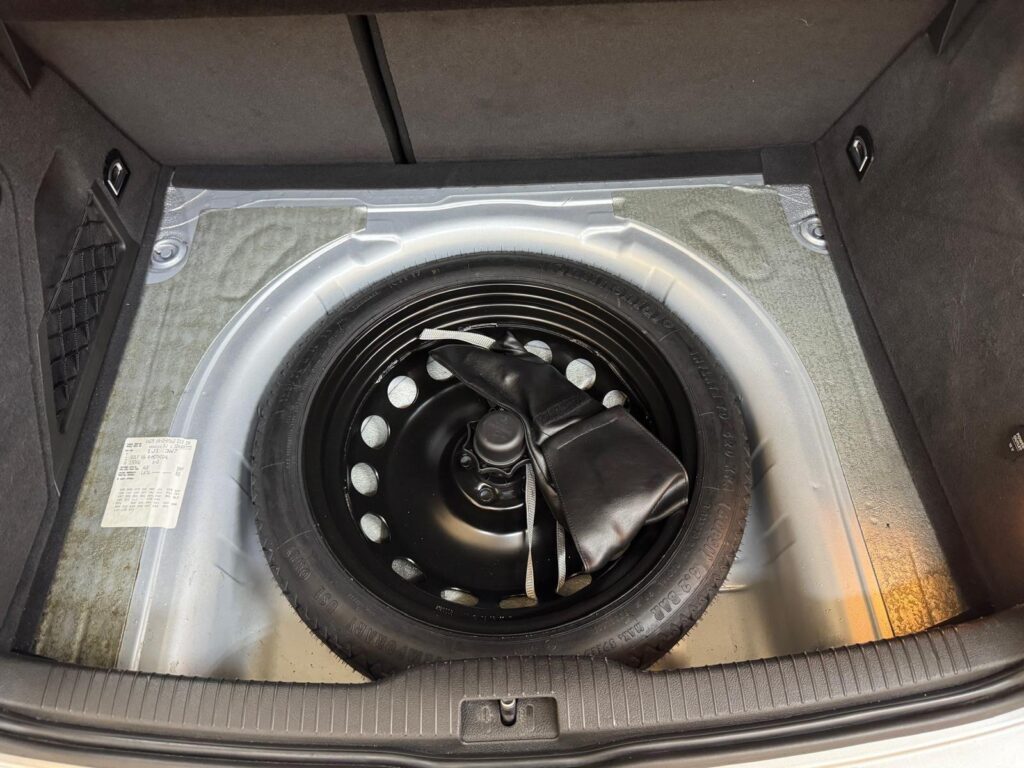 2001 Volkswagen Golf Y895YNV