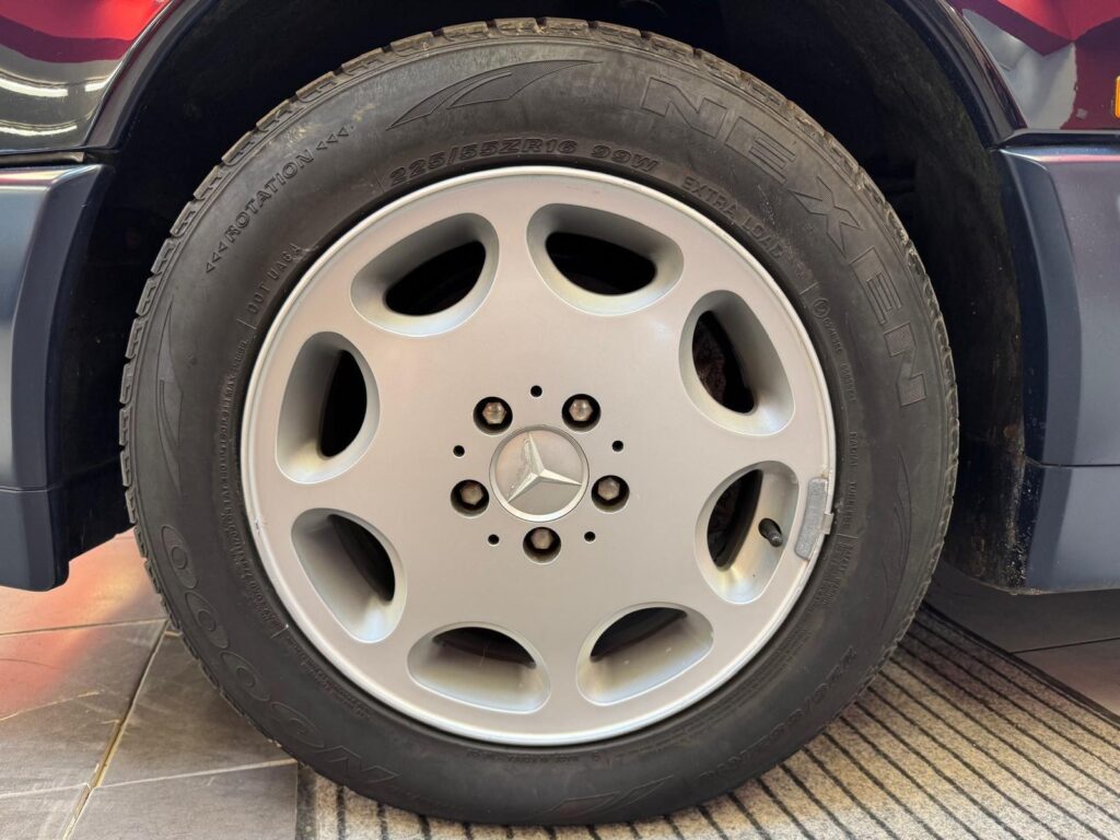 1990 Mercedes-Benz 500 G644TUW