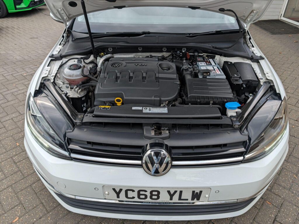 2018 Volkswagen Golf YC68YLW