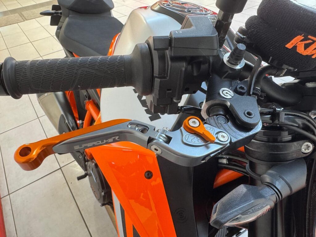2022 KTM 1290 Super Duke R FG22KXR