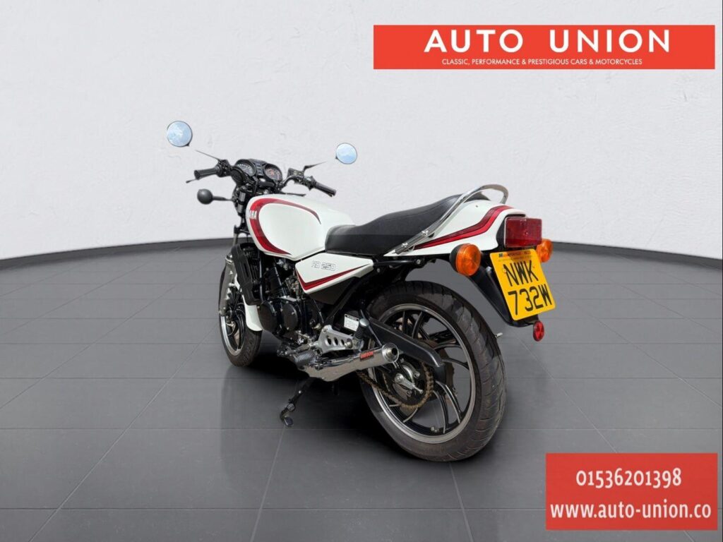 1980 Yamaha RD250 NWK732W