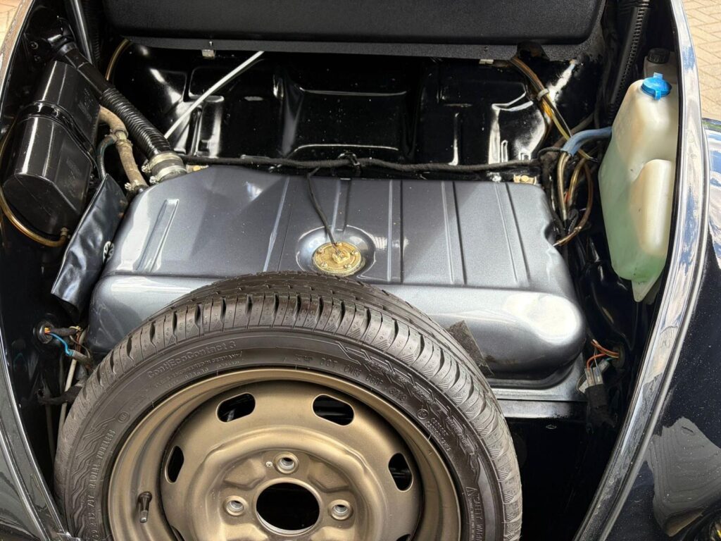 1997 Volkswagen Beetle R855KFB