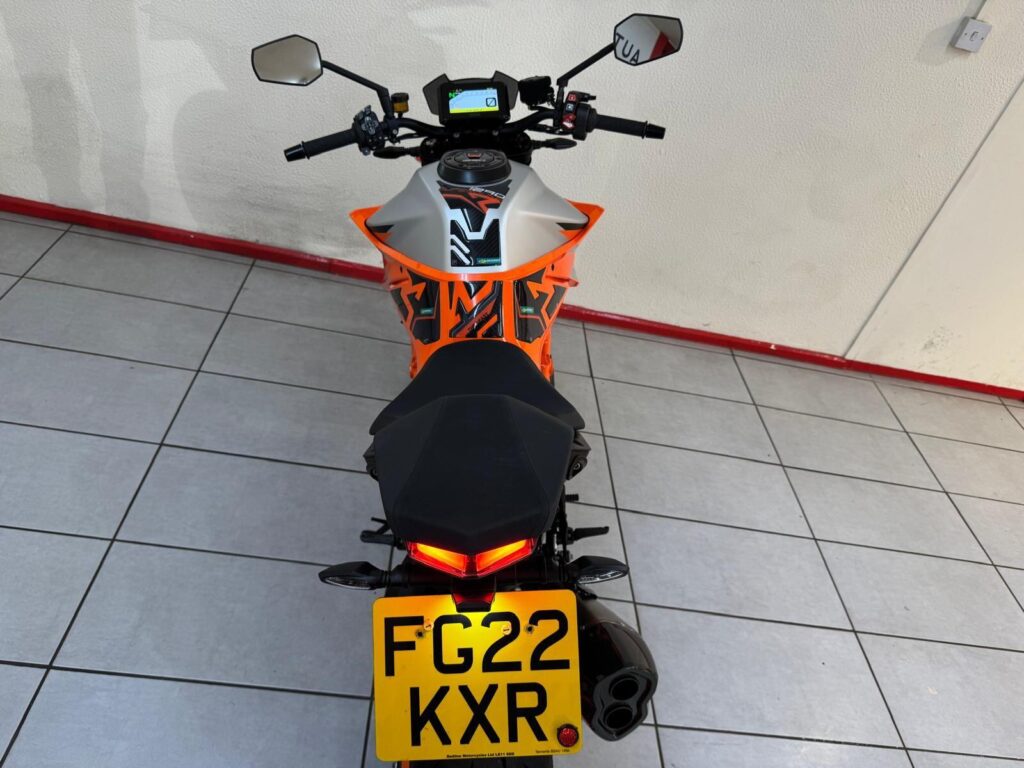 2022 KTM 1290 Super Duke R FG22KXR