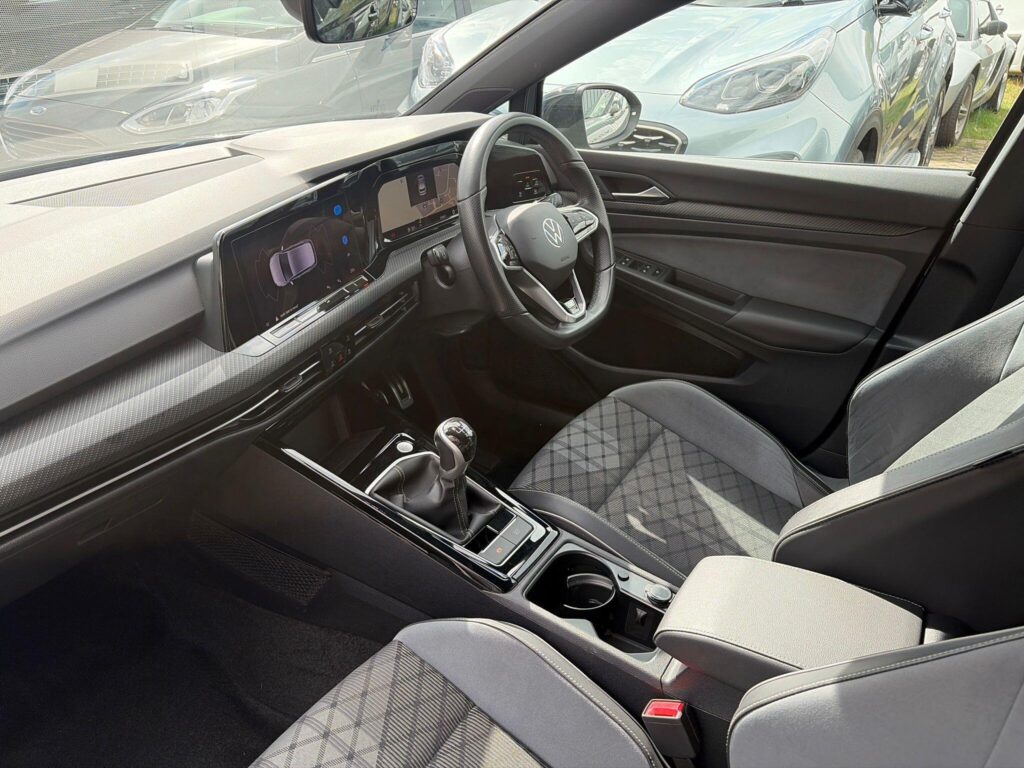 2024 Volkswagen Golf GD73OXB