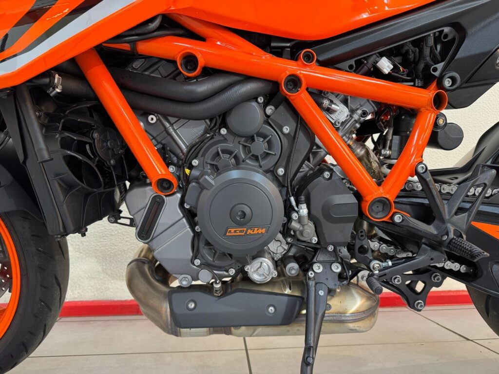 2022 KTM 1290 Super Duke R FG22KXR