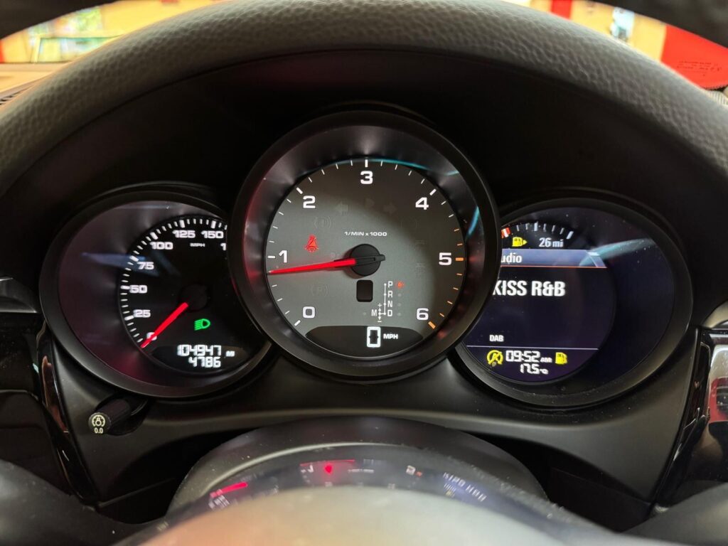 2018 Porsche Macan NU68DXA
