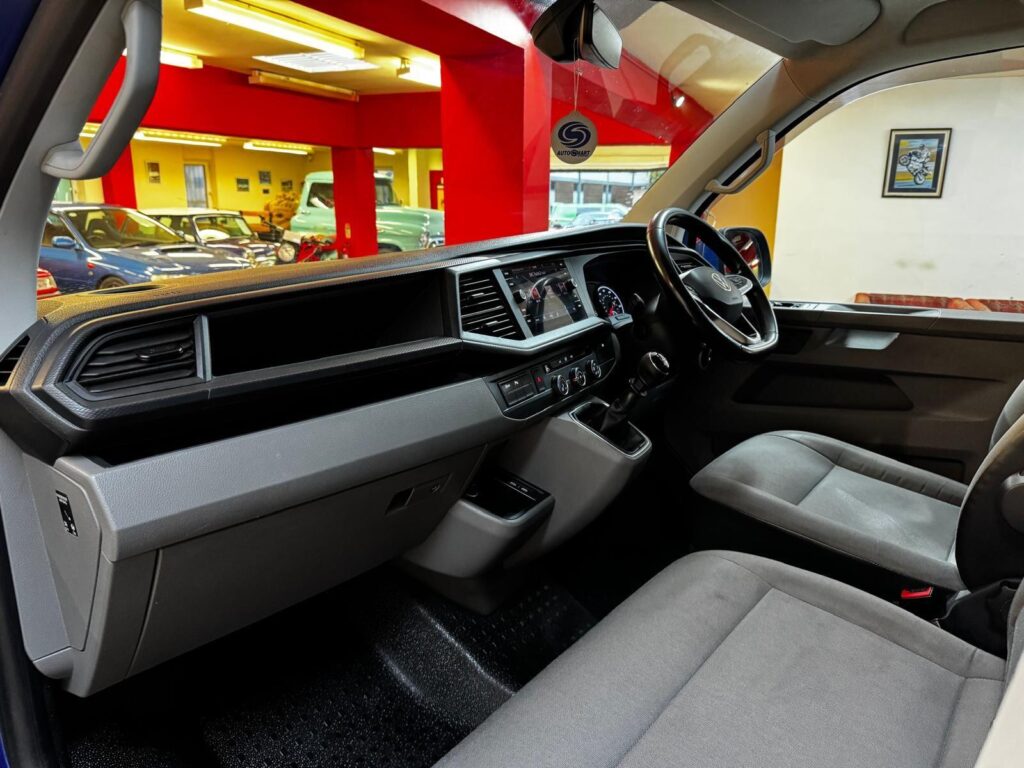 2021 Volkswagen Transporter FH70CMO