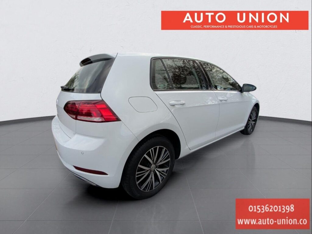 2018 Volkswagen Golf YC68YLW