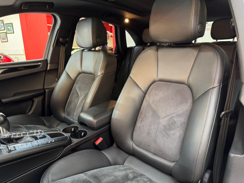 2018 Porsche Macan NU68DXA
